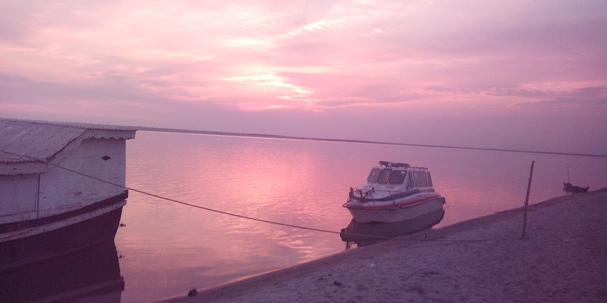 Majuli island is an enchanting tourist place in Jorhat with its lush fields and meandering streams