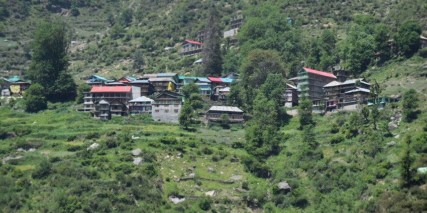 Enjoy the awe-inspiring views at the serene Malana Village located in Himachal Pradesh.