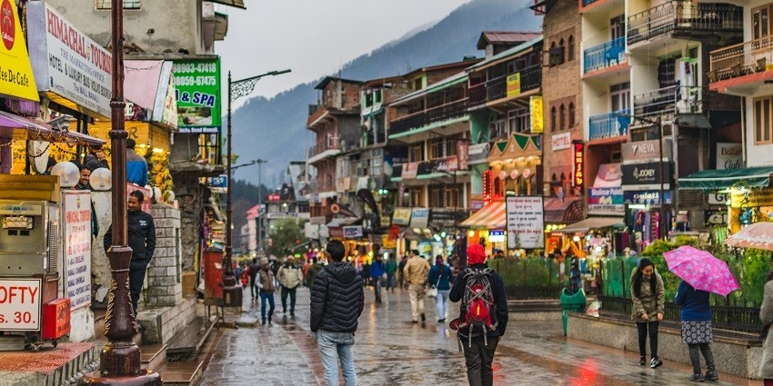 The best time to visit the Himachal Culture & Folk Art Museum is in the summer season.
