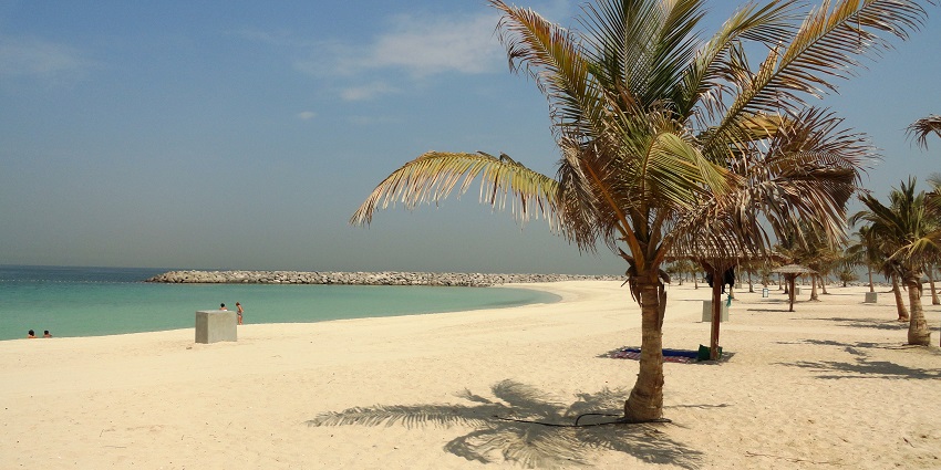 Mamzar Beach is one of the cheapest and beautiful spots to spend night under the stars.