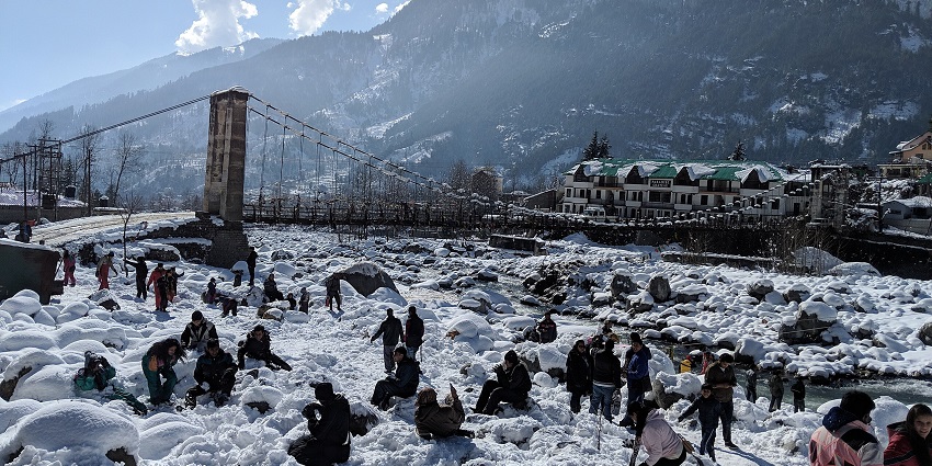 Manali is one of the most spectacular places to visit near Delhi in May with amazing attractions.