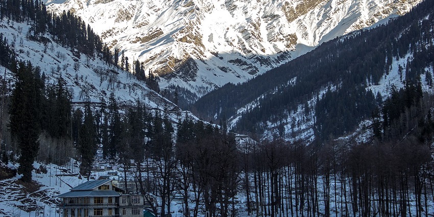 Manali is one of the tourist favourite places to visit in Himachal Pradesh in February