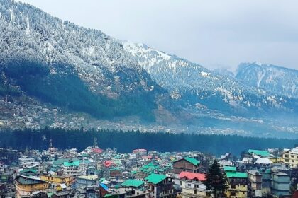 If you are seeking serenity and adventure, Manali and its nearby places are best to visit.