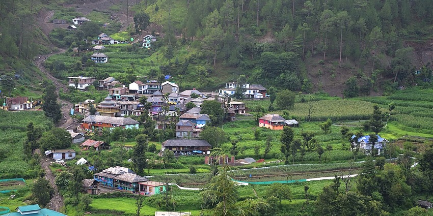 Panoramic view of a beautiful village in Mandi near the Shikari devi wildlife sanctuary
