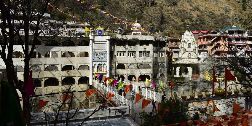 Manikaran Sahib Gurudwara is one of the most astonishing places to visit in Manikaran.