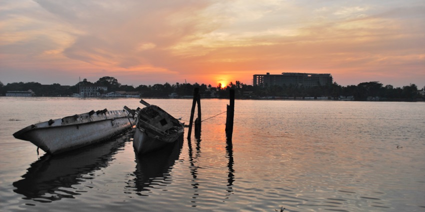 The view of beautiful sunsets at Marine Drive, at Kochi located in Kerala, India.