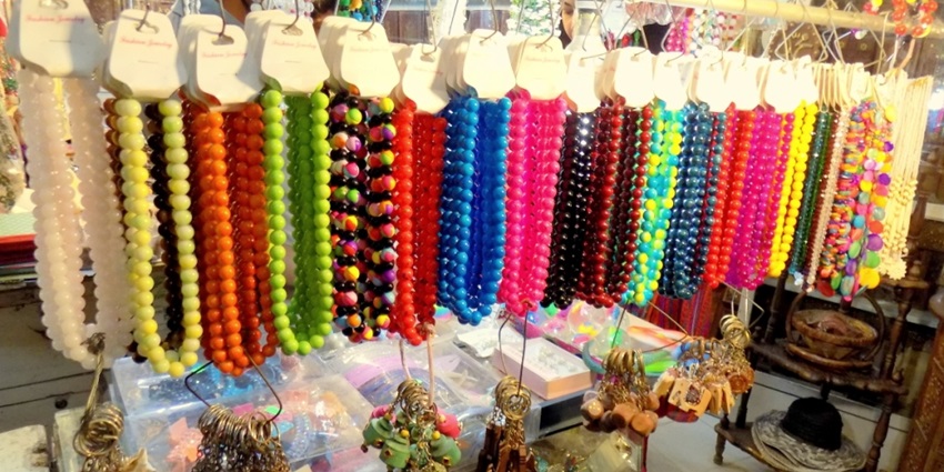 Market 3 is one of the most versatile and vibrant places for shopping in Andaman for all.