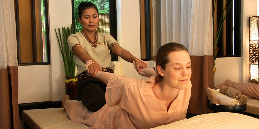 The Snapshot of the classical Thai massage— Things to do nearby Krabi Hot Springs