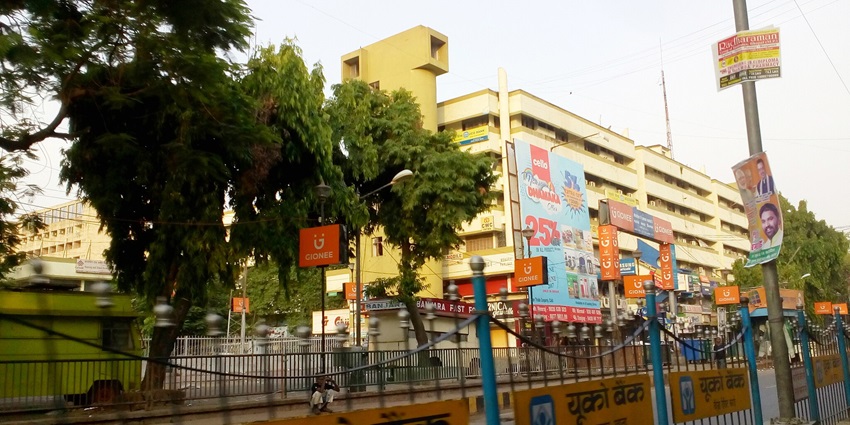 Maurya Lok Complex is one of the crowded and famous places for shopping in Patna.