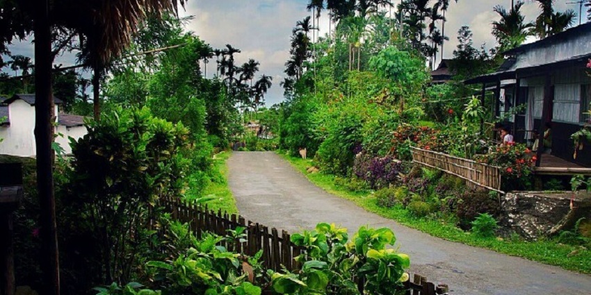 A stunning view of Mawlynnong, one of the cleanest villages in Asia for travellers.