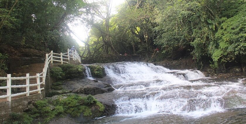 Mawlynnong Waterfall is one of the popular waterfalls in the state of Meghalaya.