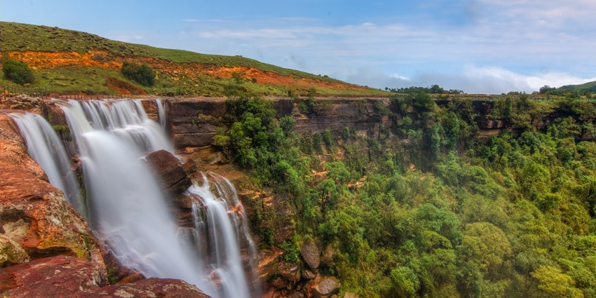 Mawsmai Falls is one of the most beautiful and serene waterfalls in Shillong for all.