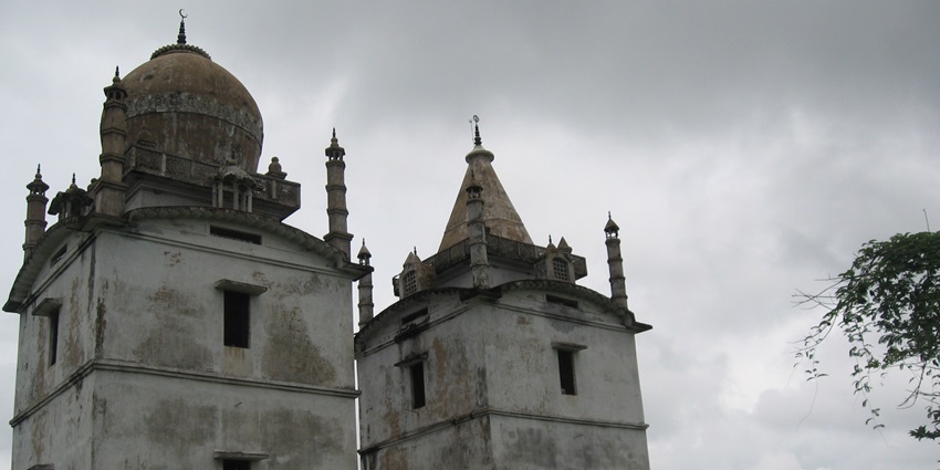 McCluskieganj, is also known as The Gunj among the locals and is a quaint hill station.