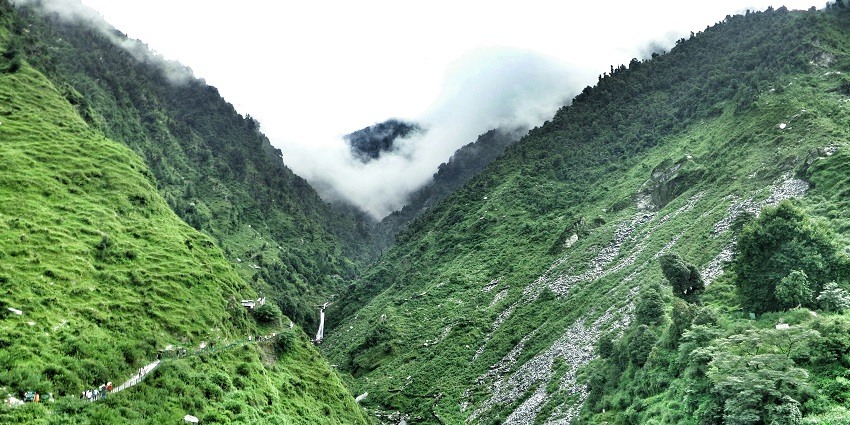 Breathtaking mountains at McLeodganj, one of the places to visit in Dharamshala in May.