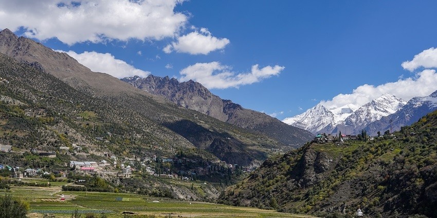 Panoramic image of the beautiful peaks of the Himalaya from the Lahaul Himachal