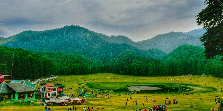 This town is also known as "mini switzerland of India" due to its enchanting beauty during summer
