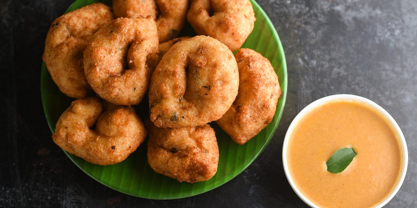 Bara is one of the unmissable street food in Puri for people who love spicy food