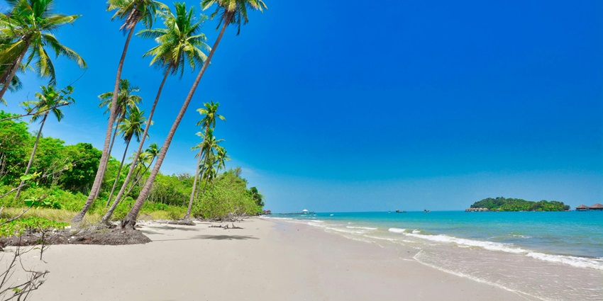 Mihiripenna water body is one of the best beaches in Galle for a serene experience.