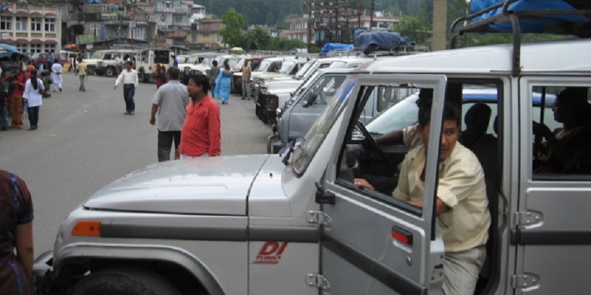 Indulge in shopping for some of the famous souvenirs and items of West Bengal in Mirik.