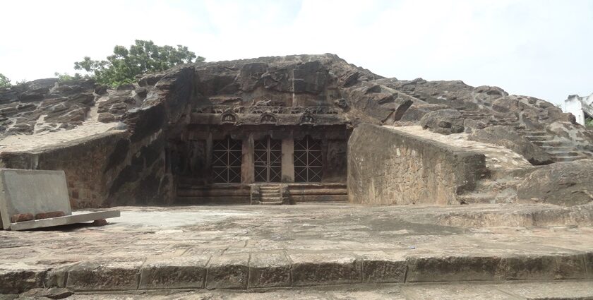 Mogalrajapuram Caves is a fascinating historical site in a busy area of Vijayawada.