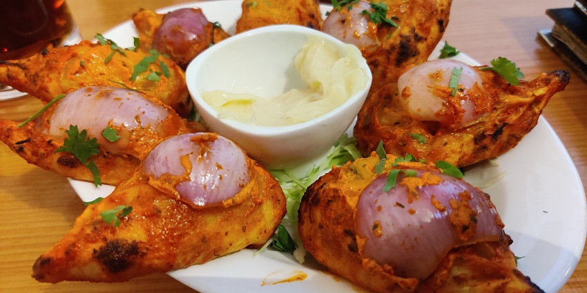 Try the delicious momos in Arki during your trip and have a culinary experience.