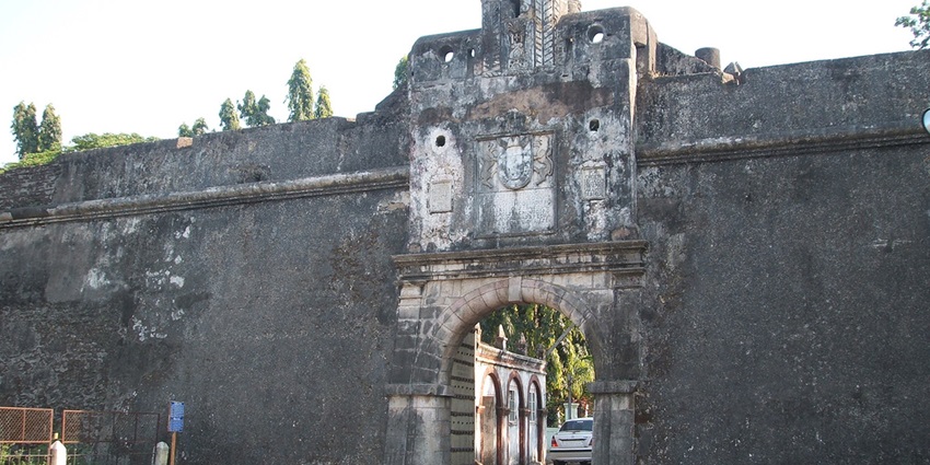 The ancient ruins of Moti Daman Fort, one of the places to visit near Silvassa.