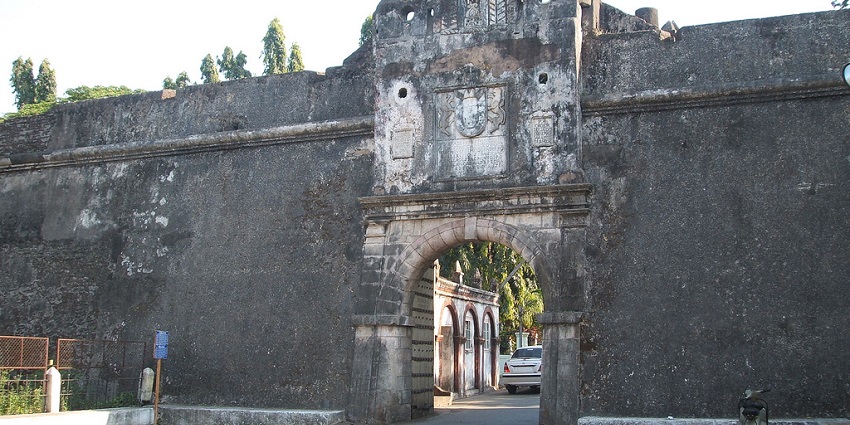 Witness the charm of Moti Daman Fort which is one of the amazing things to do in Daman.