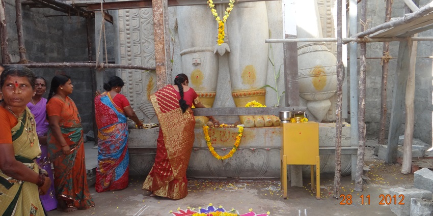 Visiting the Mounagiri Hanuman Temple is one of the best things to do in Anantapur.
