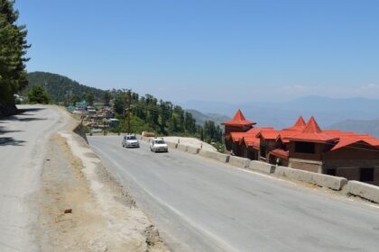 Kufri, picturesque view of mountains lush green and snow covered - things to do in Kufri