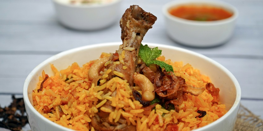 Mughlai cuisine is one of the best cruises you can try to savour your taste buds.