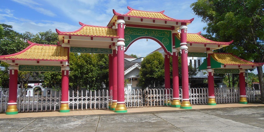 Muhammad Cheng Hoo Mosque is one of the most magnificent mosques in Indonesia for all.