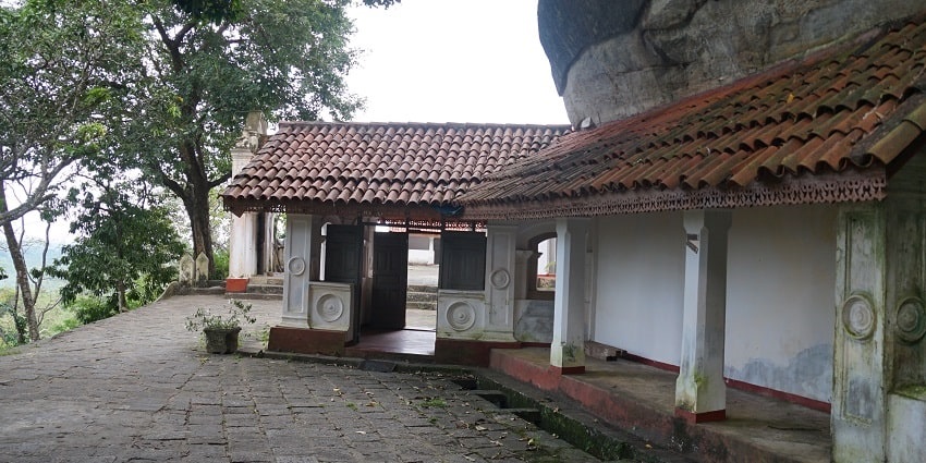 Mulkirigala Raja Maha Viharaya is one of the ancient Buddhist temples near Tangalle Beach.