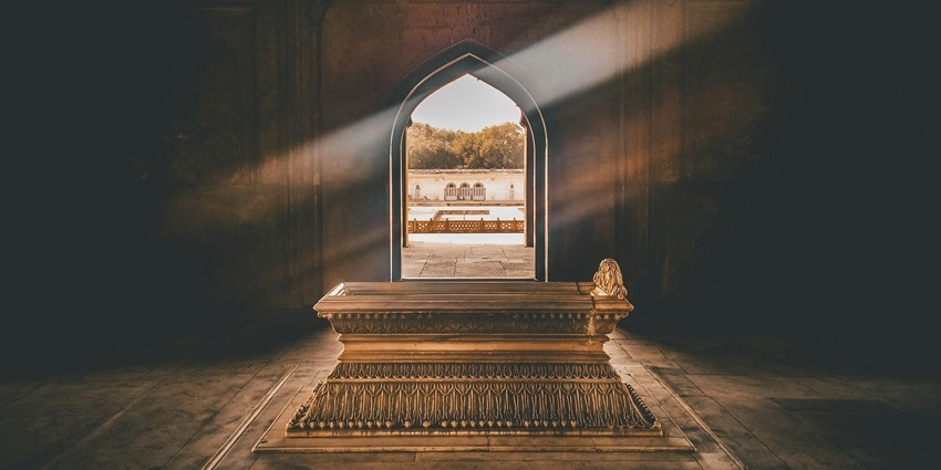 Explore the Archaeological Museum and Mumtaz Mahal, a part of the Red Fort complex.
