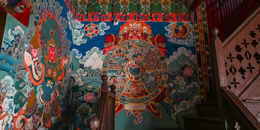 Tsuglakhang Monastery & Temple timings allow the tourists to have an ideal sightseeing experience.
