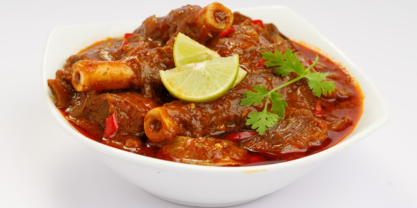 This dish offers the perfect flavours for non veg lovers, exploring the streets of Bhubaneswar