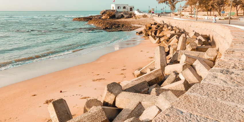Nagoa Beach is one of the most popular places to visit around the Diu Fort for all.
