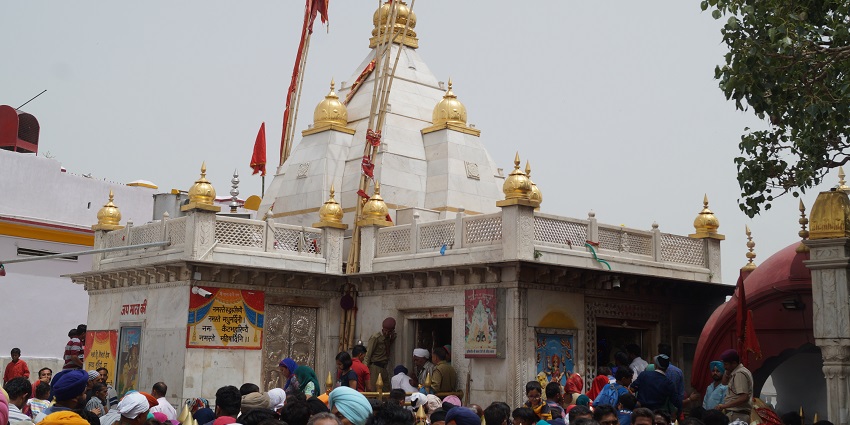A serene view of Naina Devi Temple, one of the best Devi temples in Himachal Pradesh.