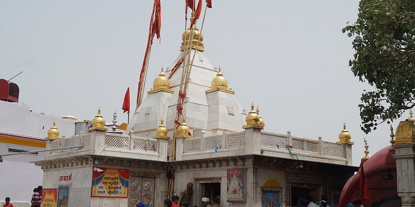 Many devotees visit this renowned temple every year on their trip to Himachal Pradesh