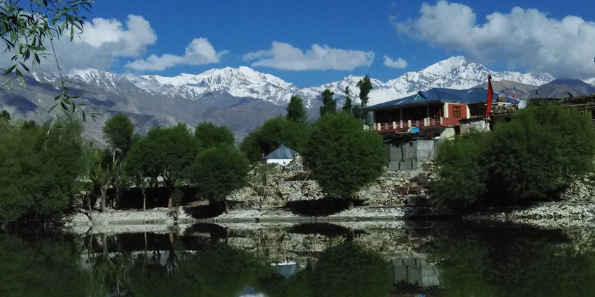 Nako Lake is one of the best places to visit near Nako Monastery for picnicking.
