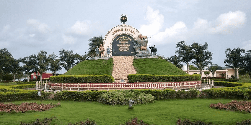 Nandan Van Zoo is one of the best places to visit near Mahakoshal Art Gallery.