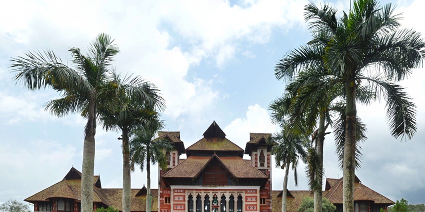 Napier Museum is one of the best places to explore near the temple for history buffs.