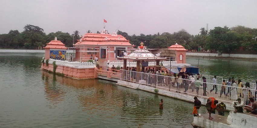A view of Narendra Pokhari, one of the best places to visit around Sudam Sand Art Museum.