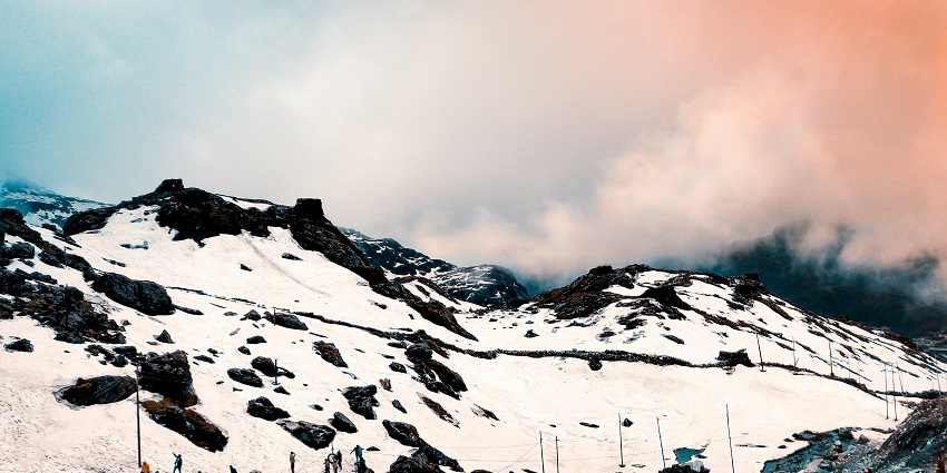 Nathula Pass is a quaint spot with scenic vistas to try bungee jumping in Sikkim.
