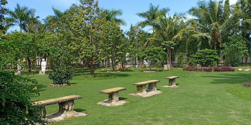 Scenic view of the picnic area near the Negheriting Shiva Doul, one of the beautiful Golaghat picnic places.
