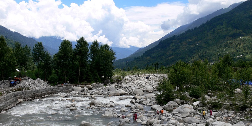 Image of Nehru Kund - natural spring situated around 6 km from Manali's Mall Road