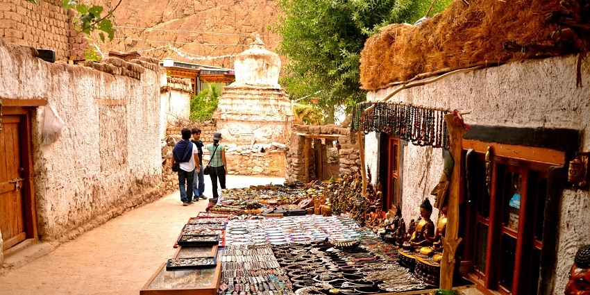 Visit Nehru Park On Boulevard Road and buy some amazing souvenirs for your loved ones
