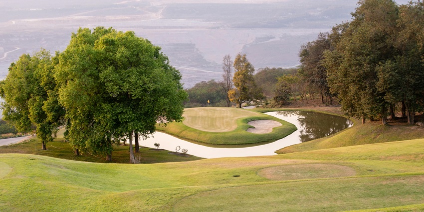 The Nine Hole Golf Course in Khajjiar is a one-of-a-kind attraction among travellers.