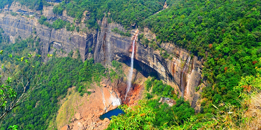 Nohkalikai Falls is one of the best attractions to explore near the northeastern state.
