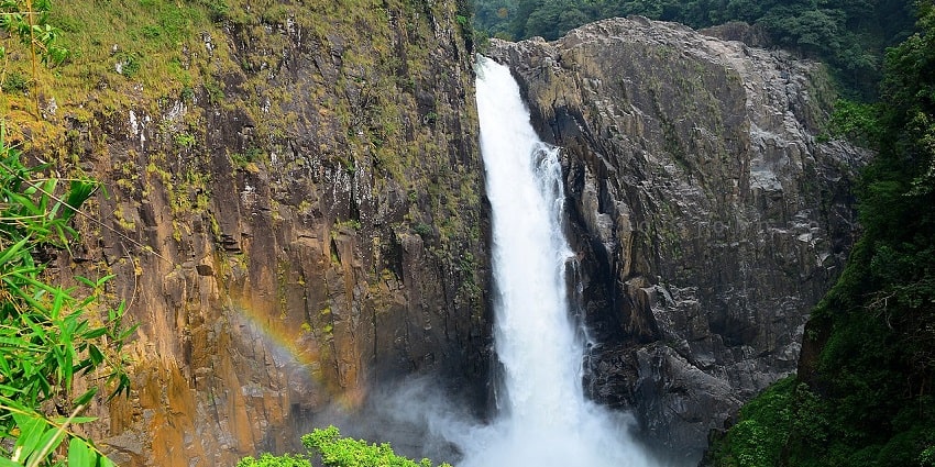 Enclosed by lush greenery and pristine hills, Nongstoin is truly a sight to behold.