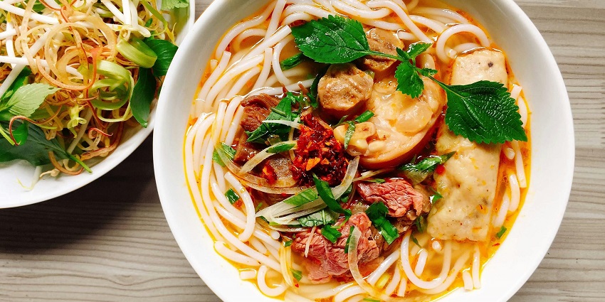 Rangali Islands offers a variety of food options with diverse dining choices for visitors.